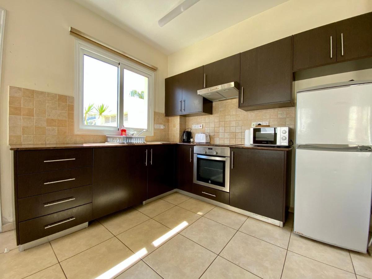 Sunny Cyprus Villa Paralimni Bagian luar foto